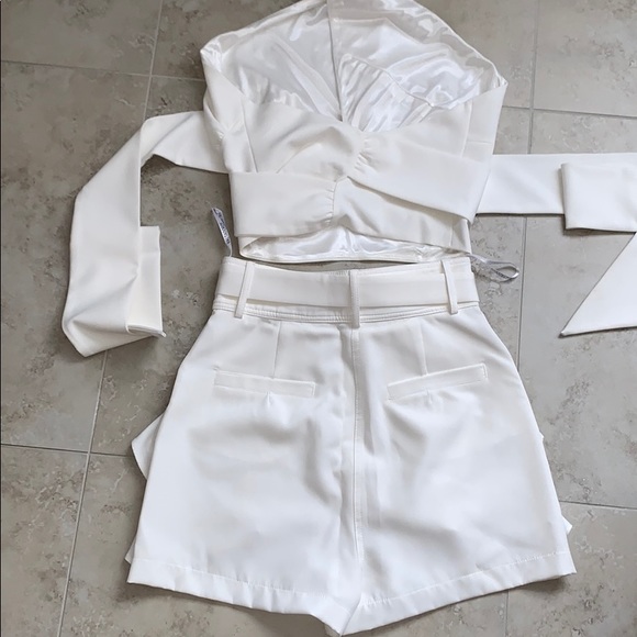 Cross HalterNeckTop wrapBelt and HighRise Shorts - Picture 12 of 12